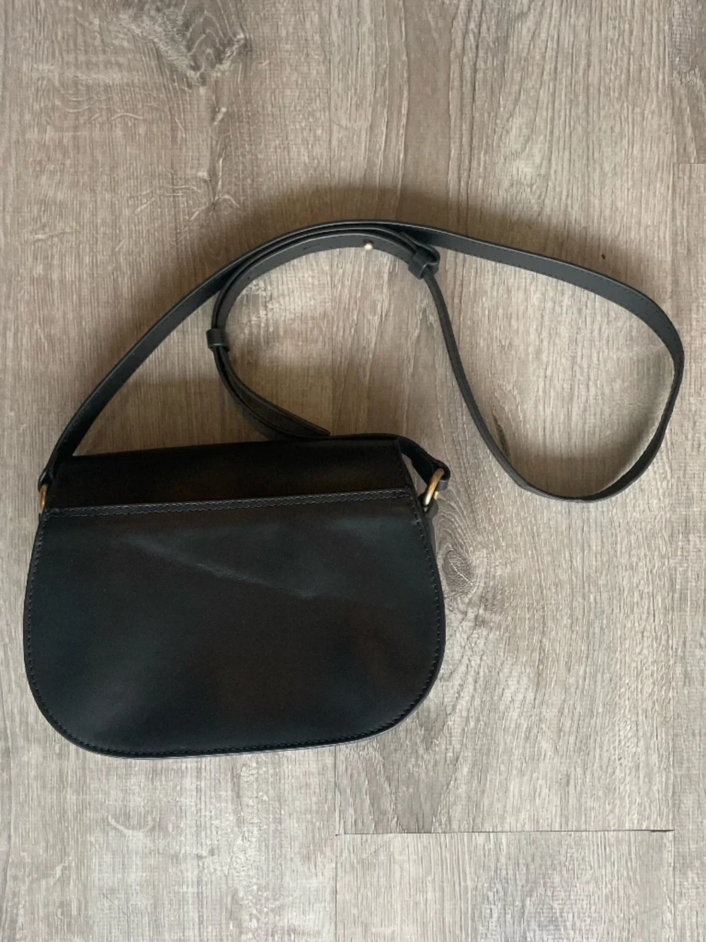 Banana Republic Black Leather Saddle Crossbody Bag Brass Buckle Flap